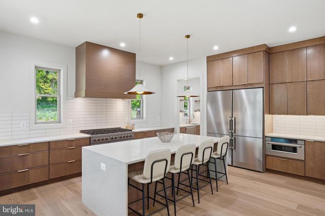 3020 CASTLE RD, Falls Church, VA 22044