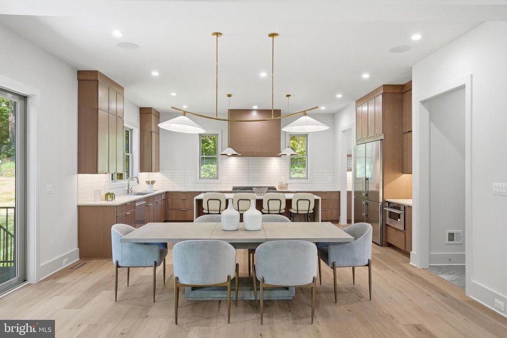 3020 CASTLE RD, Falls Church, VA 22044