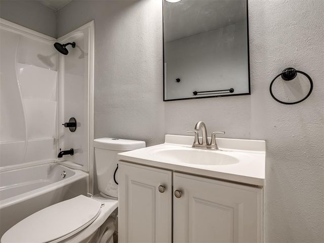 105 S K Avenue, El Reno, OK 73036