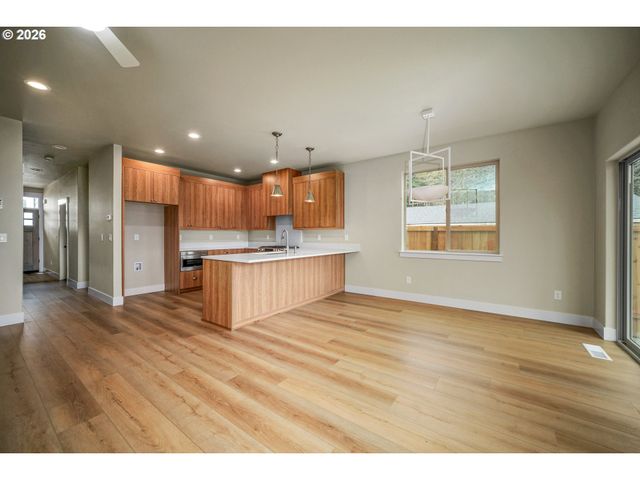 1334 Oppek St Ne, Keizer, OR 97303