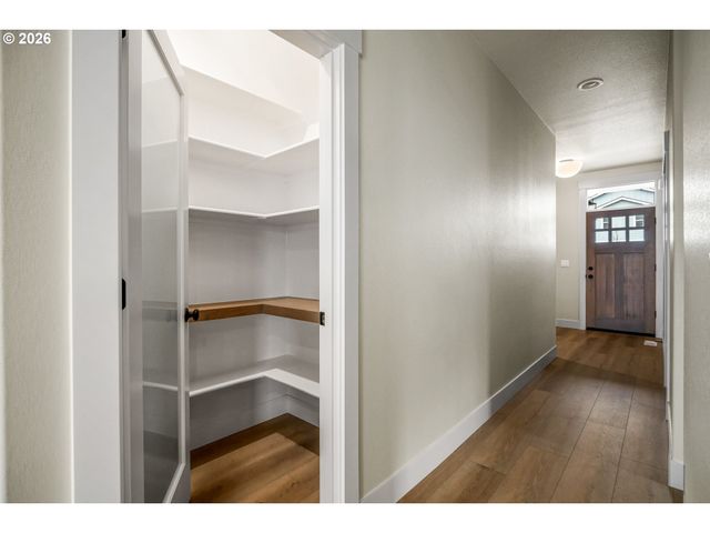 1334 Oppek St Ne, Keizer, OR 97303