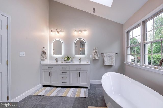 1260 COBBLE POND WAY, Vienna, VA 22182