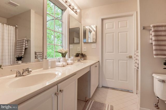 1260 COBBLE POND WAY, Vienna, VA 22182