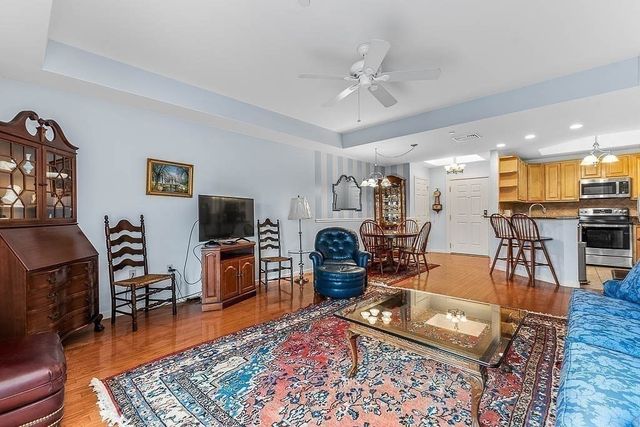 989 East St 402, Dedham, MA 02026