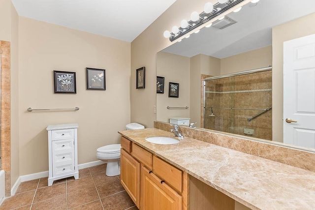 989 East St 402, Dedham, MA 02026