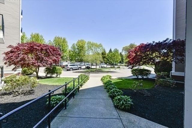 989 East St 402, Dedham, MA 02026