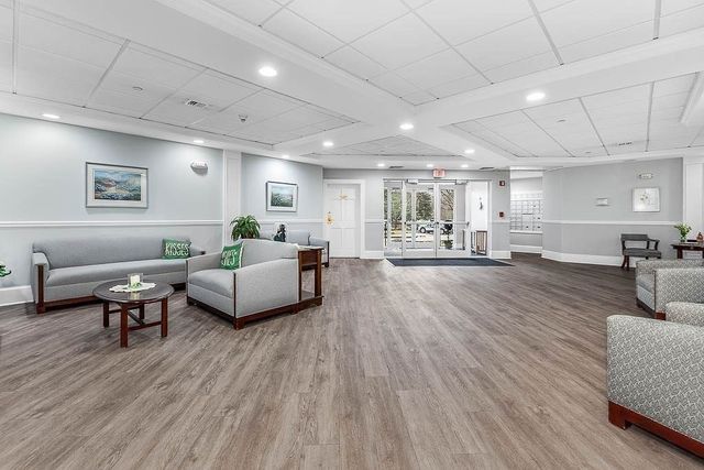 989 East St 402, Dedham, MA 02026