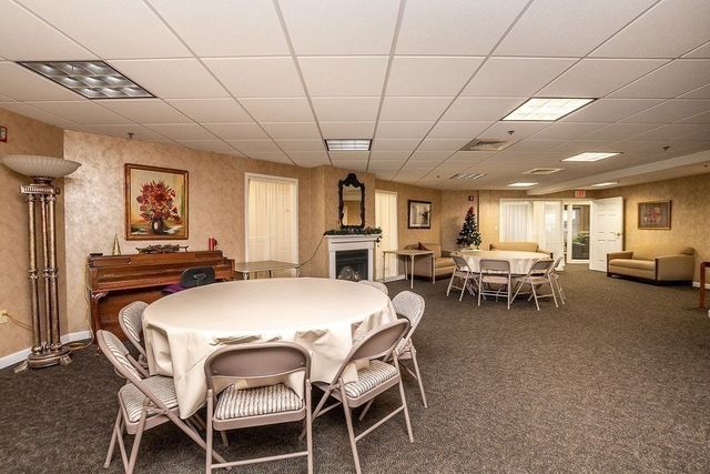 989 East St 402, Dedham, MA 02026