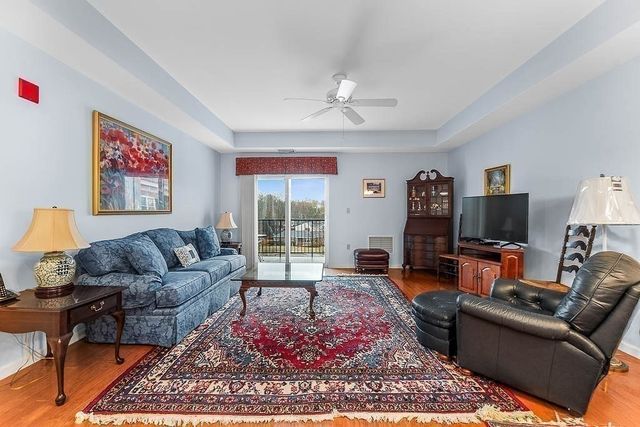 989 East St 402, Dedham, MA 02026