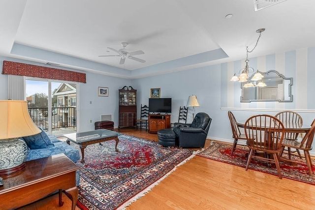 989 East St 402, Dedham, MA 02026