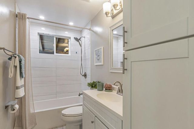 749 Borregas Avenue, Sunnyvale, CA 94085