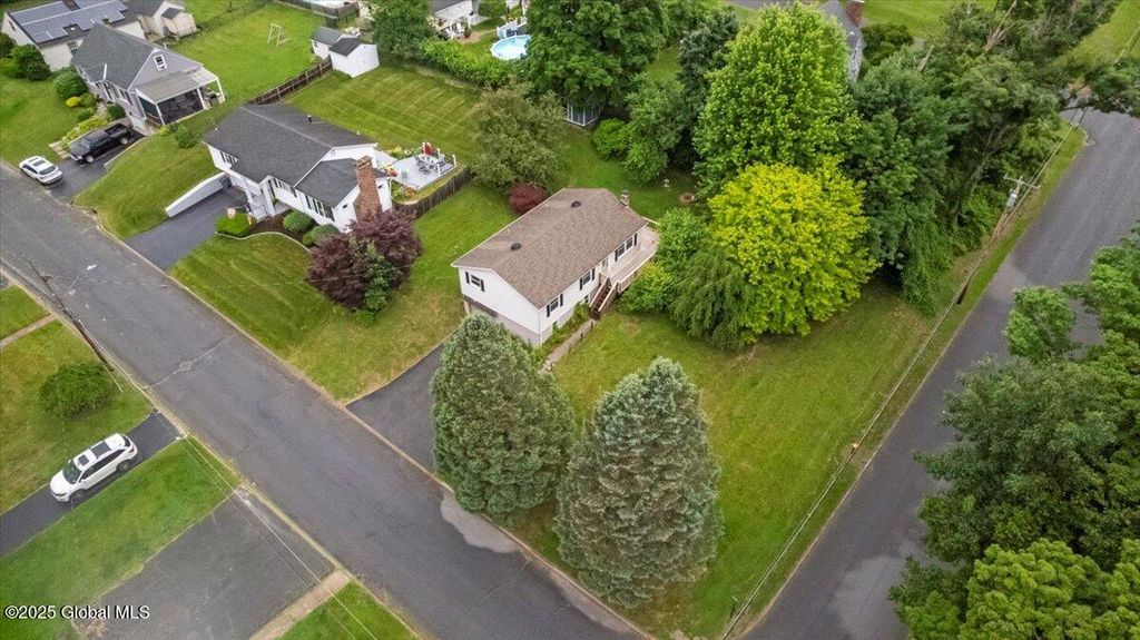 176 Northampton Road, Amsterdam, NY 12010