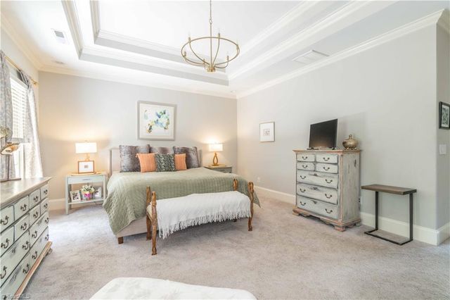 4105 Willow Knoll Lane, Winston-salem, NC 27106
