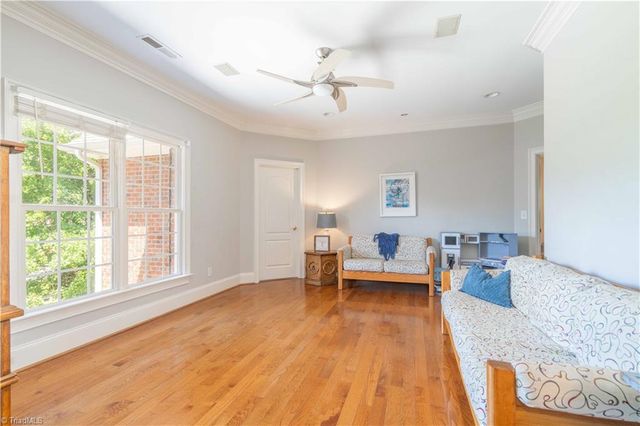 4105 Willow Knoll Lane, Winston-salem, NC 27106
