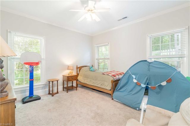 4105 Willow Knoll Lane, Winston-salem, NC 27106