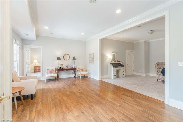 4105 Willow Knoll Lane, Winston-salem, NC 27106