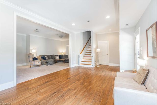 4105 Willow Knoll Lane, Winston-salem, NC 27106