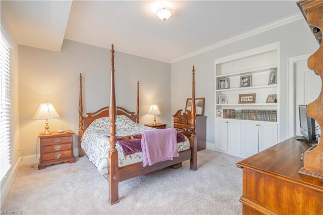 4105 Willow Knoll Lane, Winston-salem, NC 27106