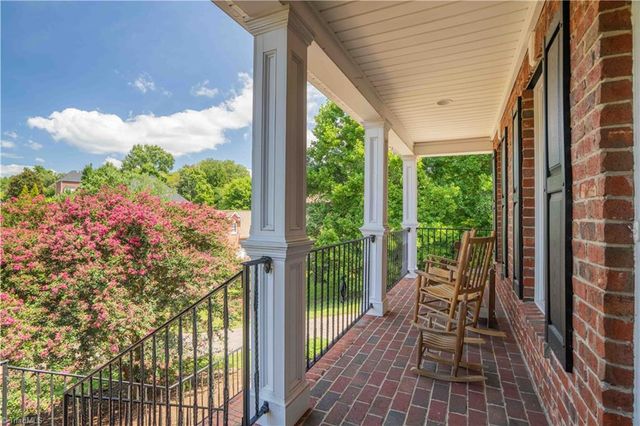 4105 Willow Knoll Lane, Winston-salem, NC 27106