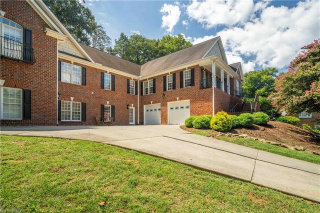 4105 Willow Knoll Lane, Winston-salem, NC 27106