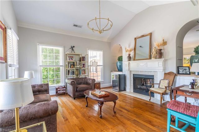 4105 Willow Knoll Lane, Winston-salem, NC 27106