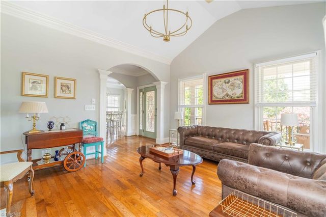4105 Willow Knoll Lane, Winston-salem, NC 27106