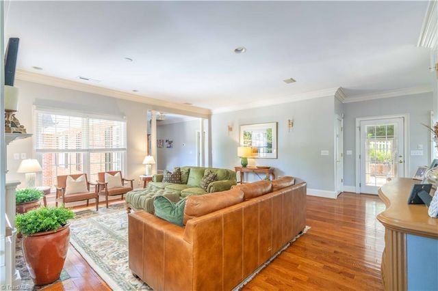 4105 Willow Knoll Lane, Winston-salem, NC 27106