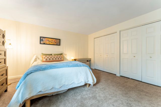 33561 N Royal Oak Lane 209, Grayslake, IL 60030