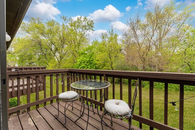 33561 N Royal Oak Lane 209, Grayslake, IL 60030