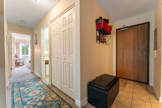 33561 N Royal Oak Lane 209, Grayslake, IL 60030