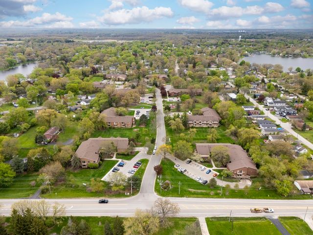 33561 N Royal Oak Lane 209, Grayslake, IL 60030