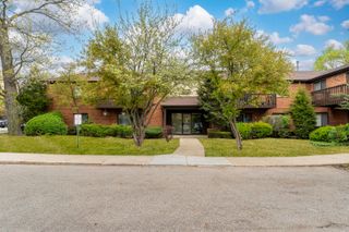 33561 N Royal Oak Lane 209, Grayslake, IL 60030