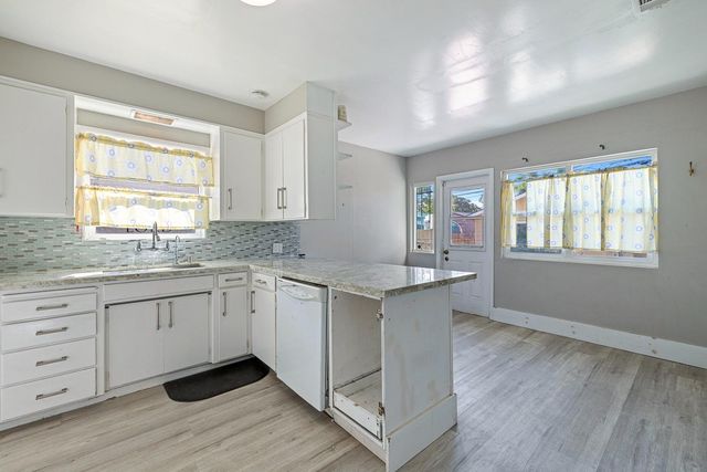 356 E Vassar Avenue, Fresno, CA 93704