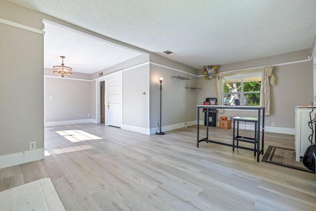 356 E Vassar Avenue, Fresno, CA 93704