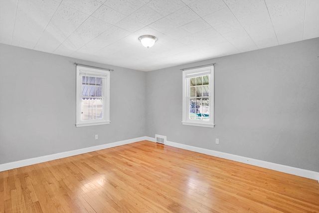 84 Spencer St, Agawam, MA 01001