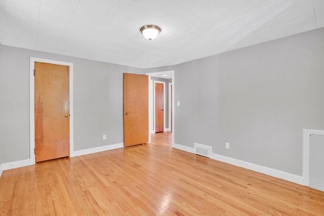 84 Spencer St, Agawam, MA 01001