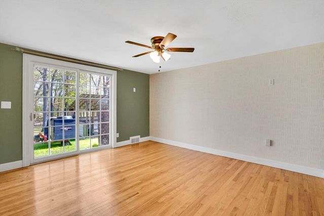 84 Spencer St, Agawam, MA 01001