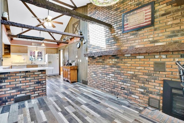 84 Spencer St, Agawam, MA 01001