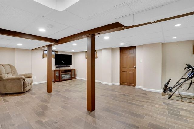 84 Spencer St, Agawam, MA 01001