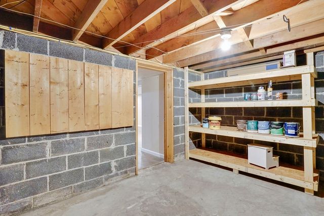 84 Spencer St, Agawam, MA 01001