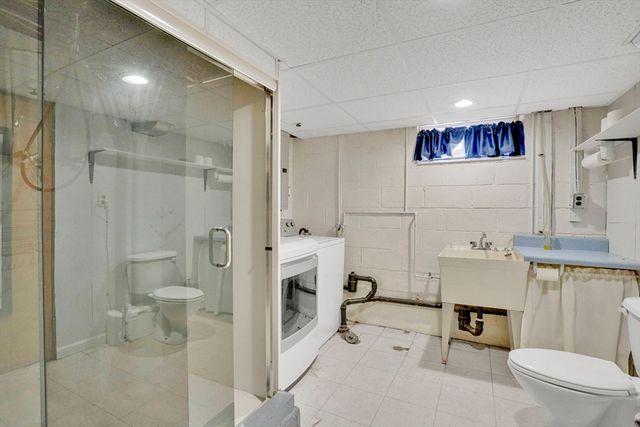 84 Spencer St, Agawam, MA 01001