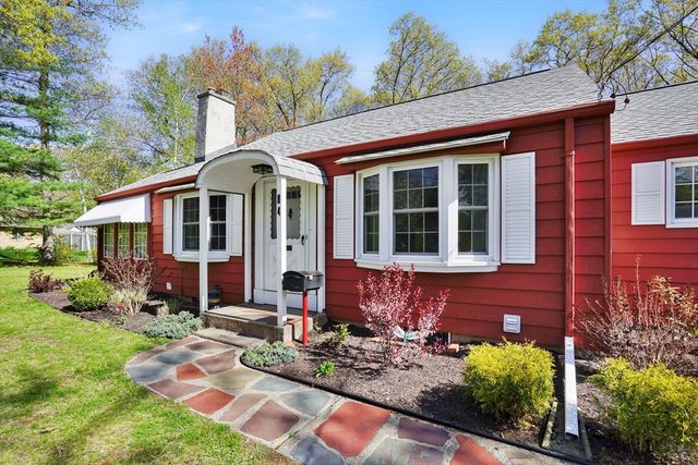 84 Spencer St, Agawam, MA 01001