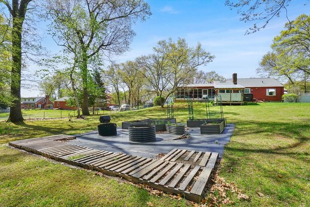 84 Spencer St, Agawam, MA 01001