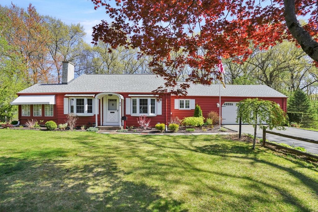 84 Spencer St, Agawam, MA 01001