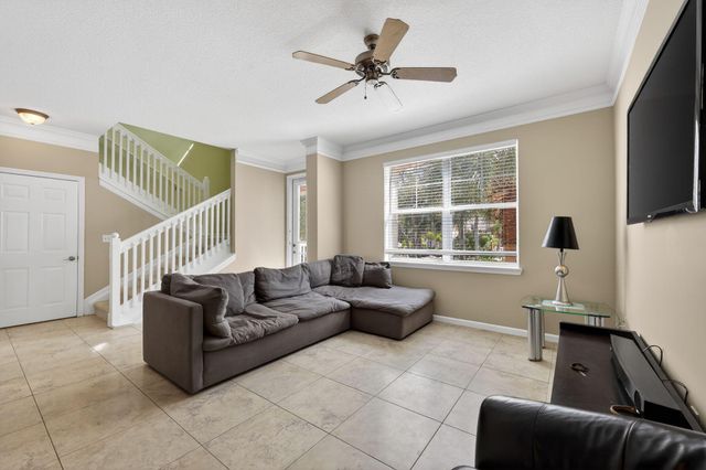 156 Aragon Way, Jupiter, FL 33458