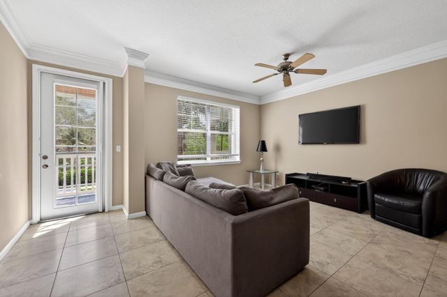 156 Aragon Way, Jupiter, FL 33458
