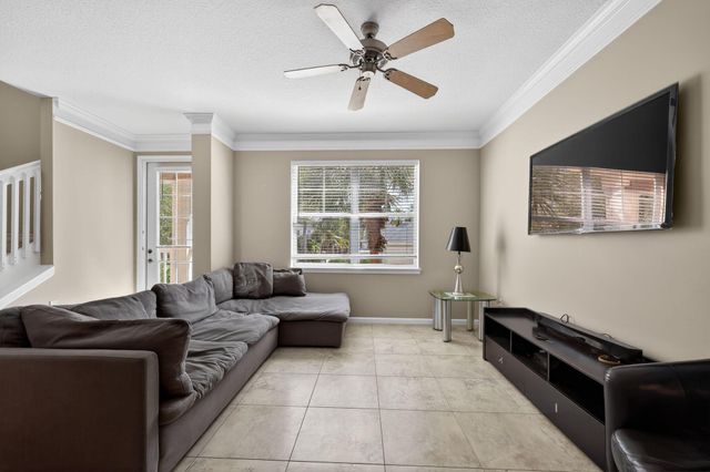 156 Aragon Way, Jupiter, FL 33458