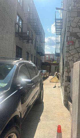 140 E 52nd Street, Brooklyn, NY 11203