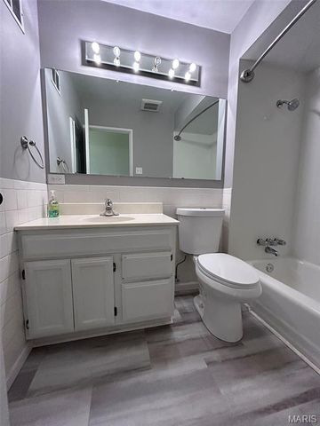 7231 Briarview Drive, St Louis, MO 63123