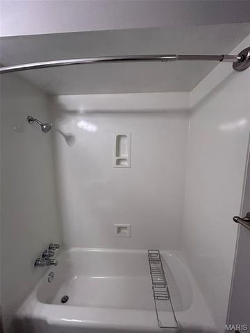 7231 Briarview Drive, St Louis, MO 63123